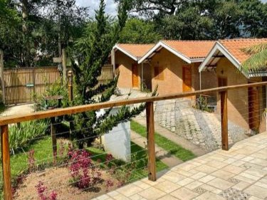 Pousada Cores e Flores da Serra